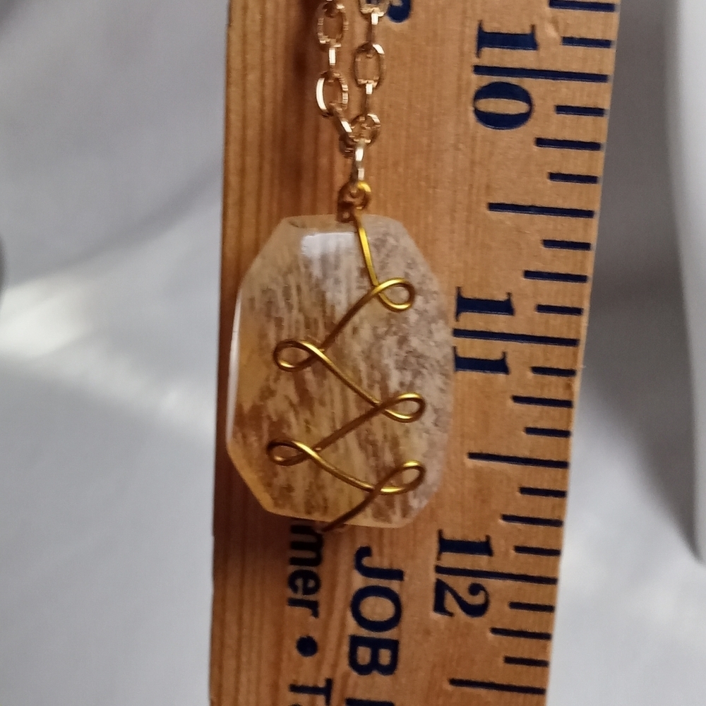 Hand Crafted Gold Wire Wrapped Stone Necklace - Picture 4 of 5